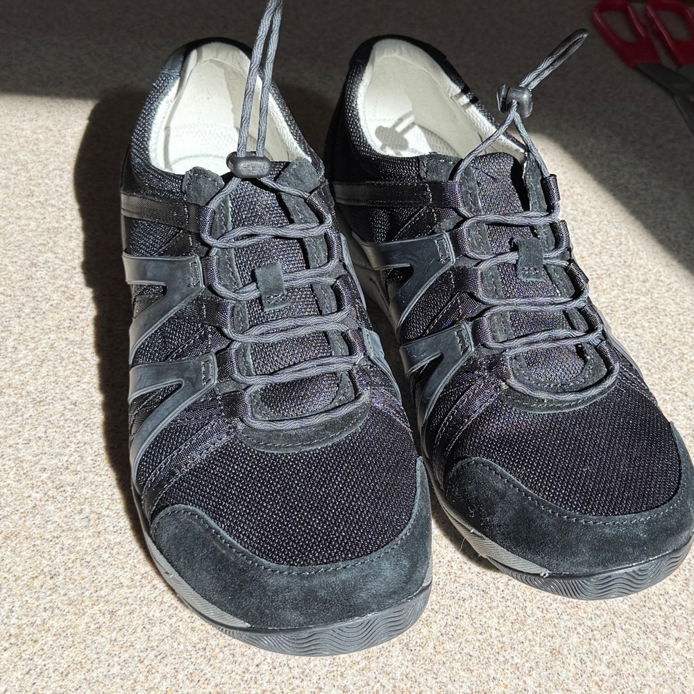 Dansko Henriette Suede/Fabric Sneakers Sz 42 W (US 11-12) in Mint Condition EUC